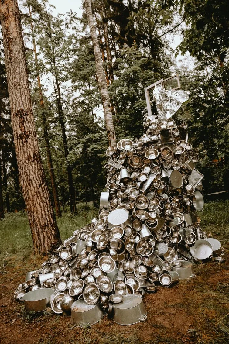 Art installation for the Chukovsky Festival, depicting the runaway dishes from a famous Chukovsky fairy tale, creative direction by Olya Chuk.